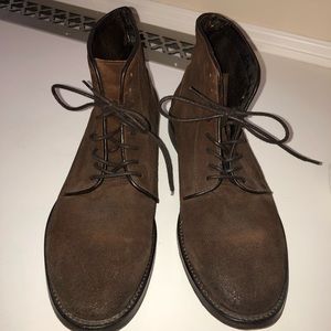 Chukka boots